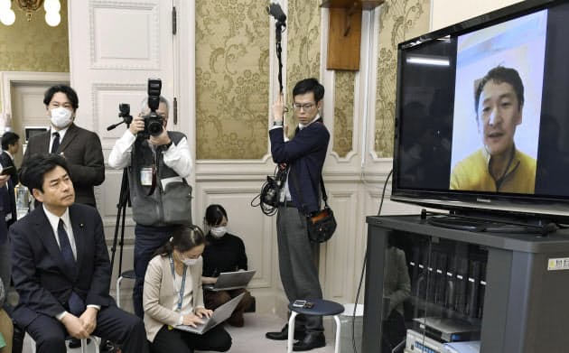クルーズ船告発の動画削除　岩田氏「迷惑かけおわび」　（写真=共同）　:日本経済新聞