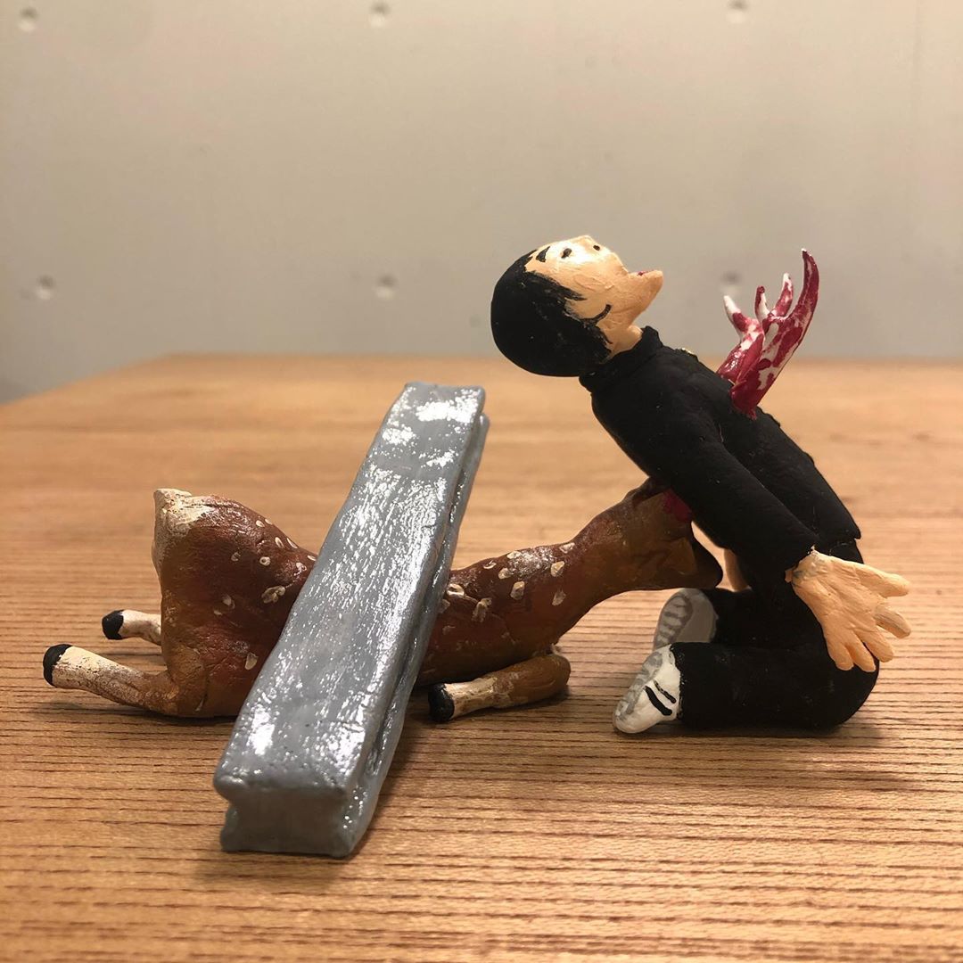 千原ジュニア on Instagram: “少年と鹿と鉄骨少年の上に落ちてきた鉄骨、その少年を助けようとした鹿、誰も悪くない。#monkeywrenchdog#kクレイ粘土 #自粛期間作品”
