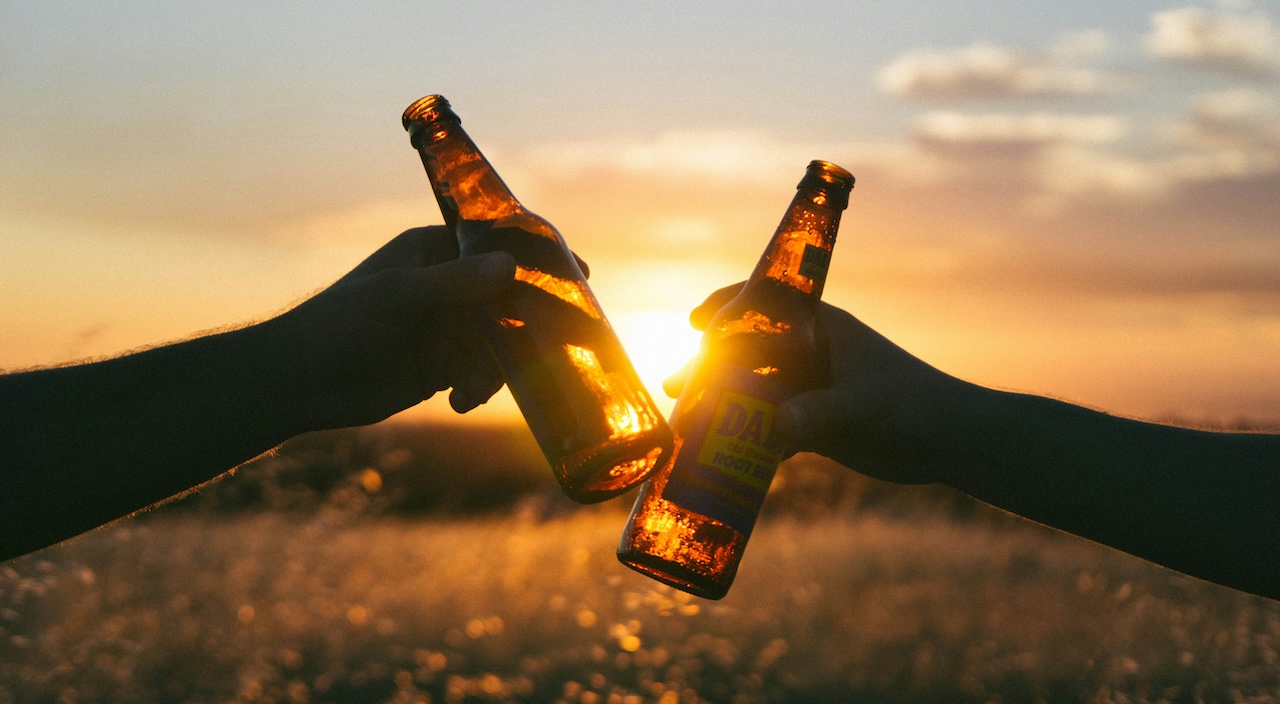 少しの飲酒でも認知症リスク増加… 50万人調査で明らかになった衝撃の事実