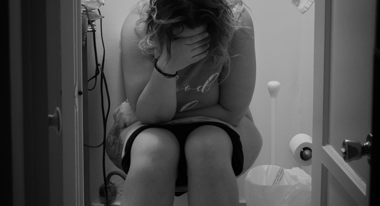 トイレでスマホ、実は危険！排便中の長居が招く7つの健康リスク